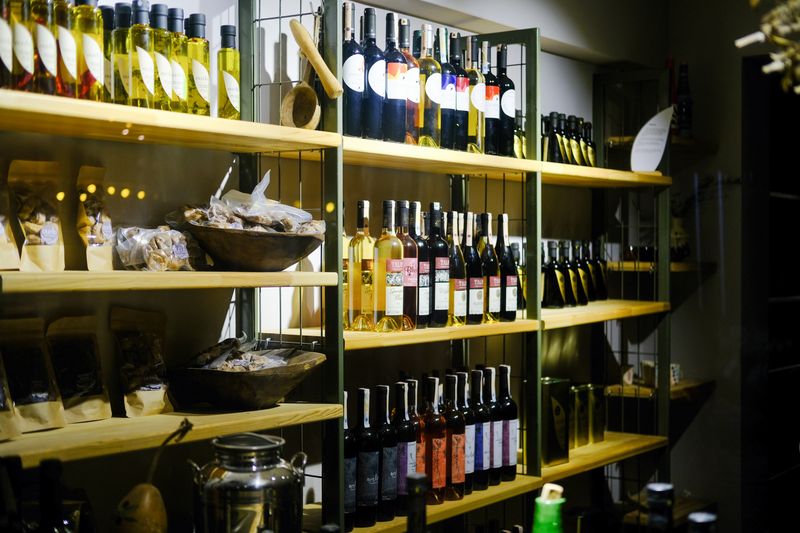 Wine retail procurement